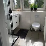 Apartamento 1 - Modernes Dachgeschoss-studio In Meiderich, 4,7 Km Hbf, U-bahn 250m, Flughafen Duesseldorf 28 Km, Landschaftspark 2,9 Km *