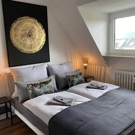 Bostel 1 - Modernes Dachgeschoss-studio In Meiderich, 4,7 Km Hbf, U-bahn 250m, Flughafen Duesseldorf 28 Km, Landschaftspark 2,9 Km