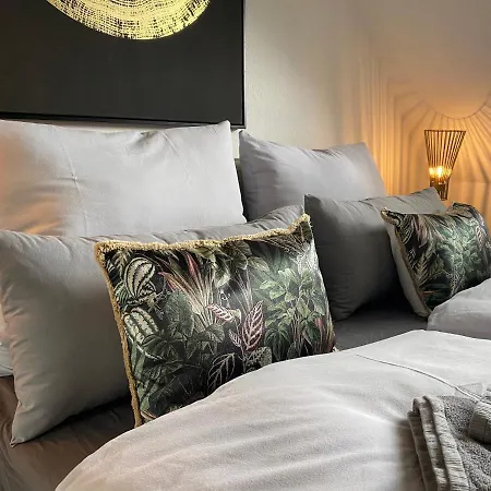 1 - Modernes Dachgeschoss-studio In Meiderich, 4,7 Km Hbf, U-bahn 250m, Flughafen Duesseldorf 28 Km, Landschaftspark 2,9 Km *