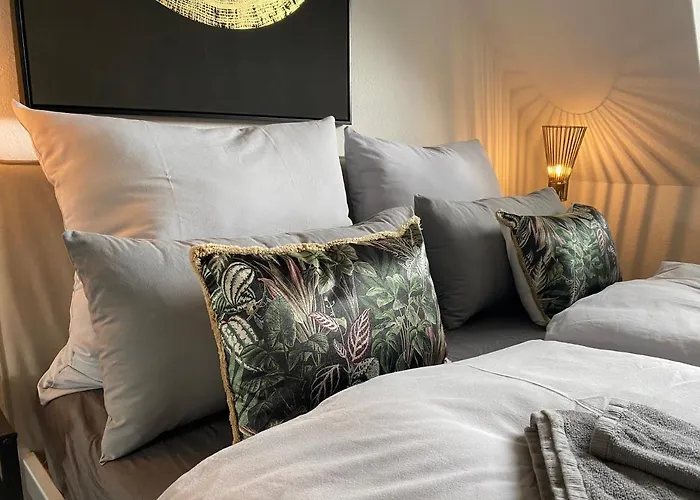 1 - Modernes Dachgeschoss-studio In Meiderich, 4,7 Km Hbf, U-bahn 250m, Flughafen Duesseldorf 28 Km, Landschaftspark 2,9 Km *