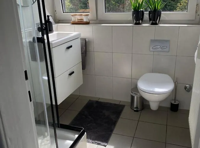 アパート 1 - Modernes Dachgeschoss-studio In Meiderich, 4,7 Km Hbf, U-bahn 250m, Flughafen Duesseldorf 28 Km, Landschaftspark 2,9 Km *