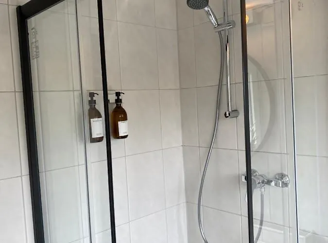 1 - Modernes Dachgeschoss-studio In Meiderich, 4,7 Km Hbf, U-bahn 250m, Flughafen Duesseldorf 28 Km, Landschaftspark 2,9 Km Appartement *