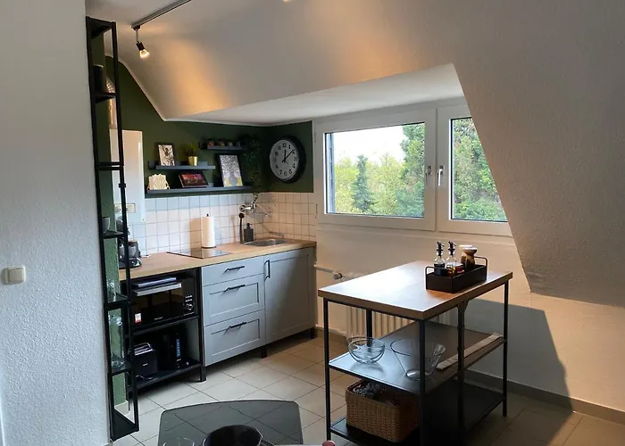 شقة 1 - Modernes Dachgeschoss-studio In Meiderich, 4,7 Km Hbf, U-bahn 250m, Flughafen Duesseldorf 28 Km, Landschaftspark 2,9 Km *