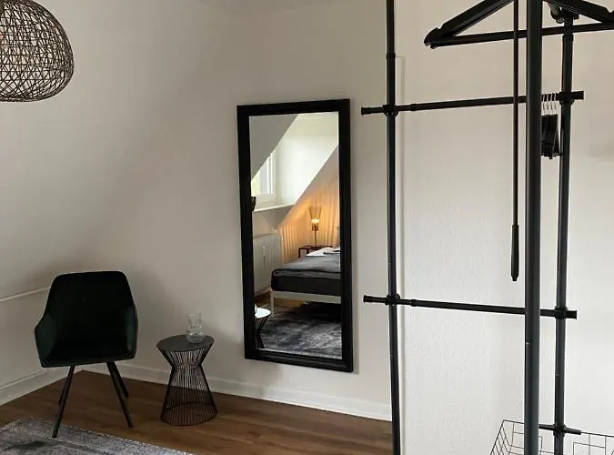 1 - Modernes Dachgeschoss-studio In Meiderich, 4,7 Km Hbf, U-bahn 250m, Flughafen Duesseldorf 28 Km, Landschaftspark 2,9 Km Duisbourg