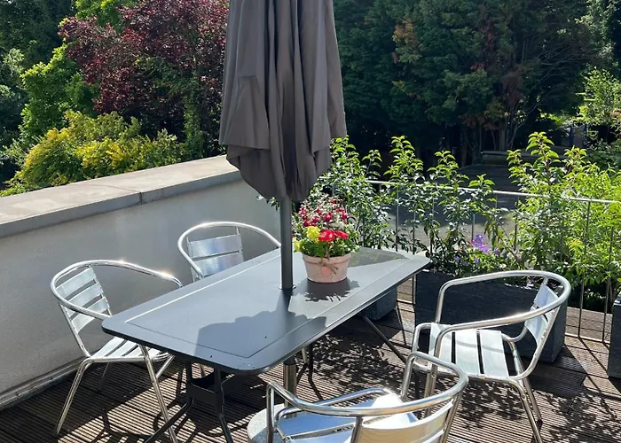 Appartement 1 - Modernes Dachgeschoss-studio In Meiderich, 4,7 Km Hbf, U-bahn 250m, Flughafen Duesseldorf 28 Km, Landschaftspark 2,9 Km *